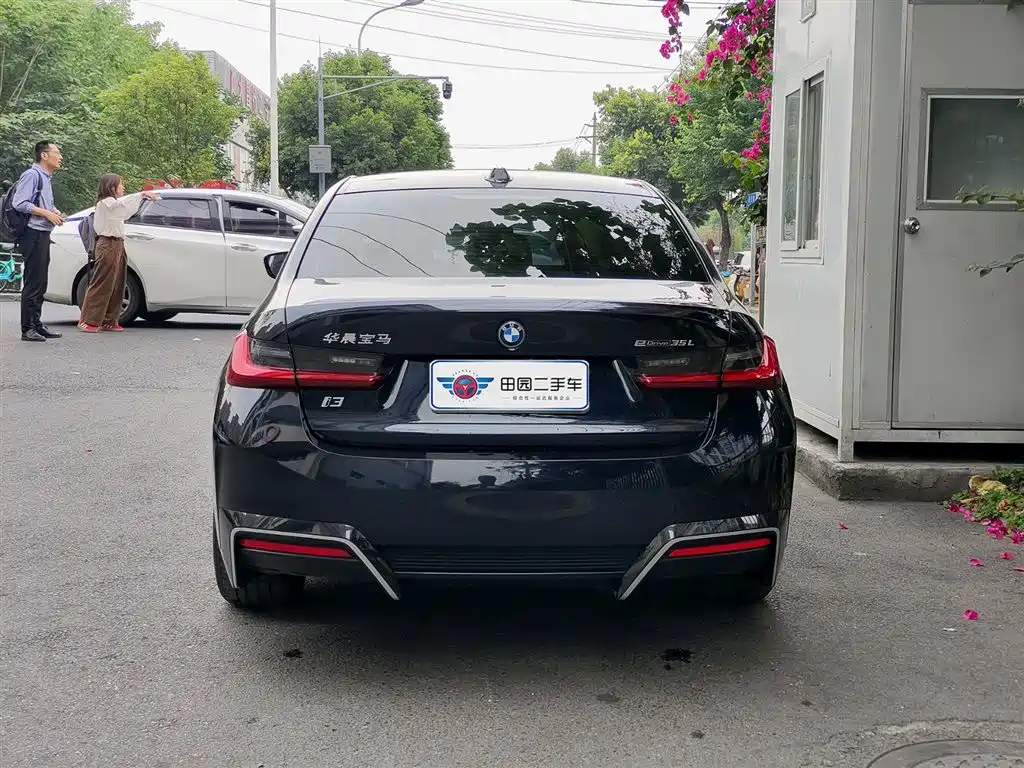 BMW i3 2024 eDrive 35 L фото 5