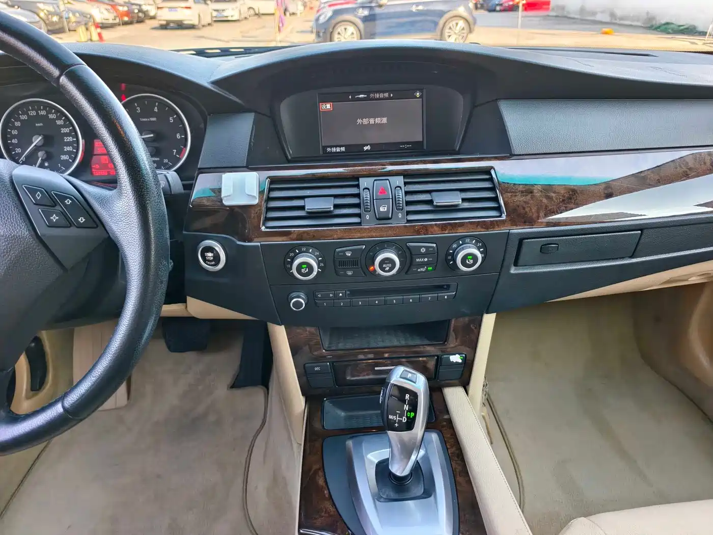 BMW 5 Series 2010 520Li Luxury фото 13