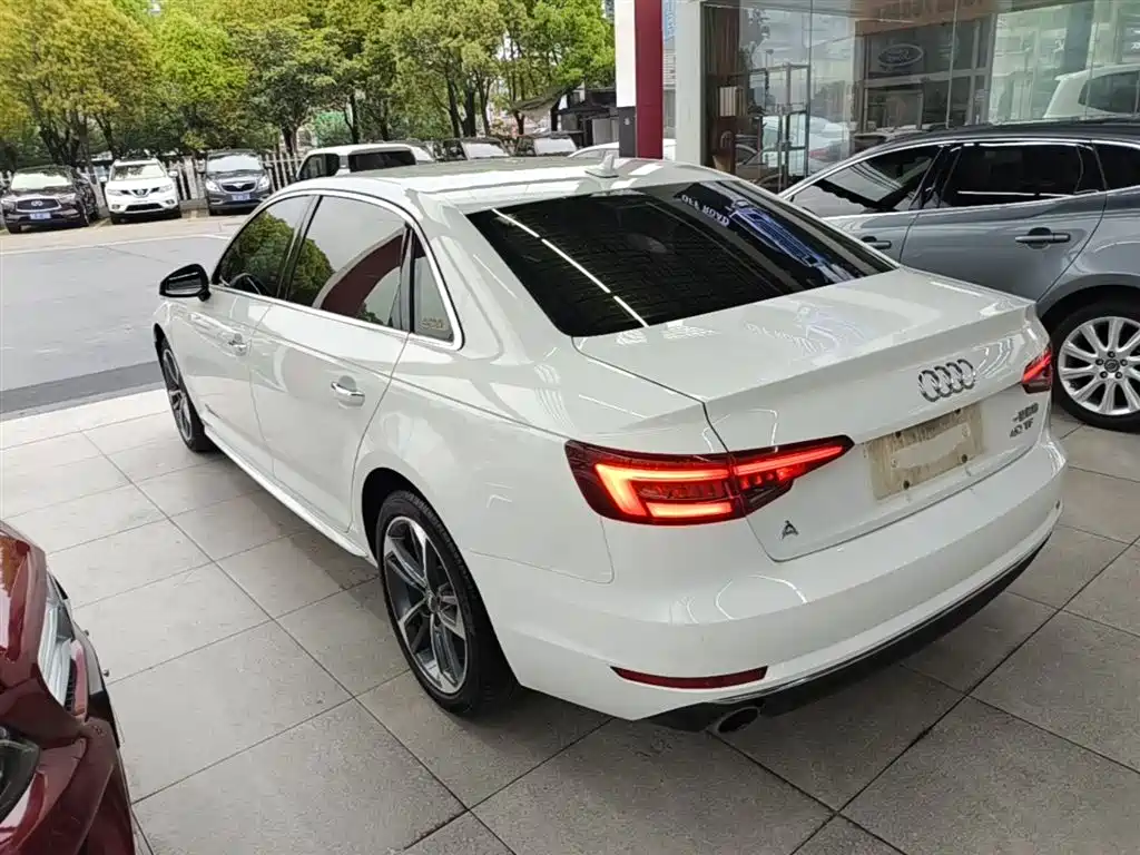 Audi A4L 2018 30th Anniversary 40 TFSI Progressive фото 5