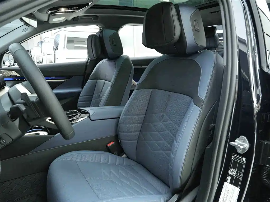 BMW 5 Series 2025 530Li Premium M Sport Package фото 12