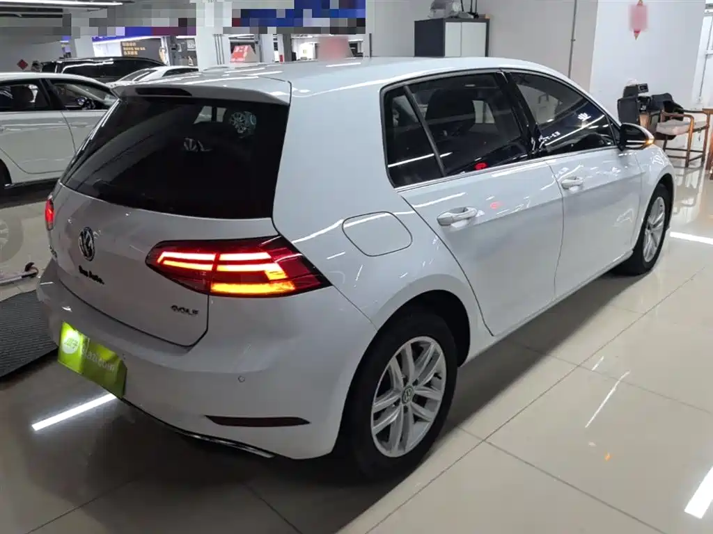Volkswagen Golf 2018 1.6L Automatic Comfort фото 7