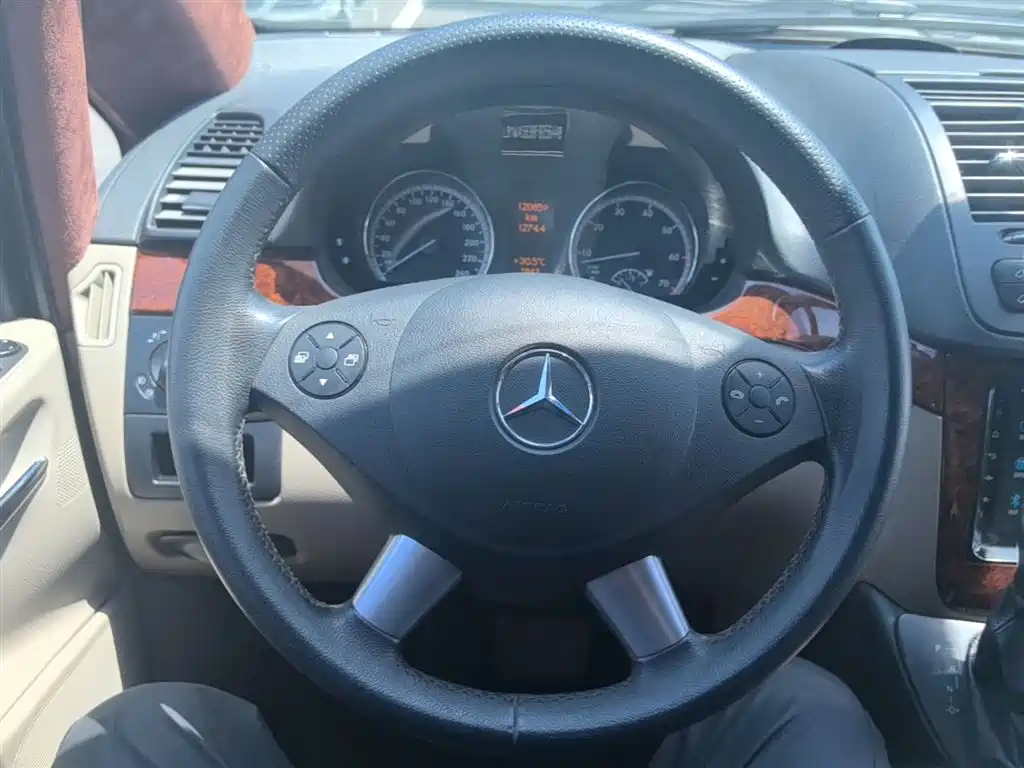Mercedes-Benz Viano 2013 3.0L Comfort Edition фото 11