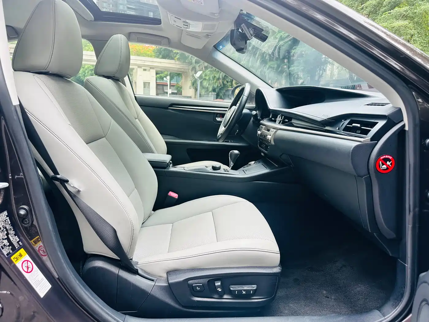 Lexus ES 2014 300h Elite Edition фото 19