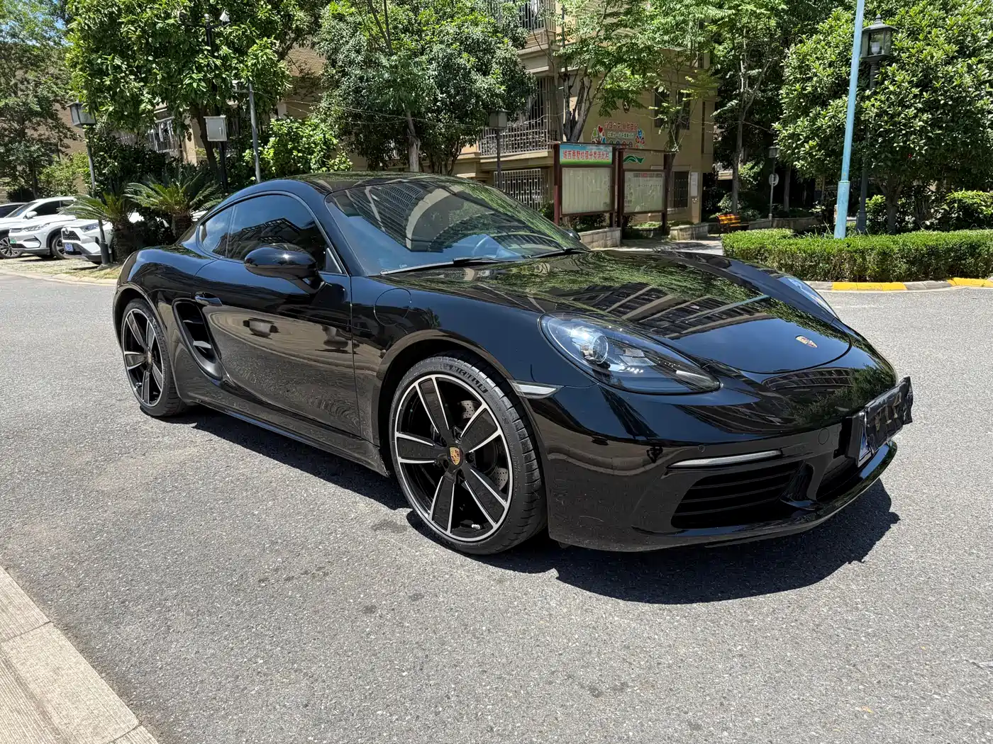 Porsche 718 2018 Cayman 2.0T фото 3
