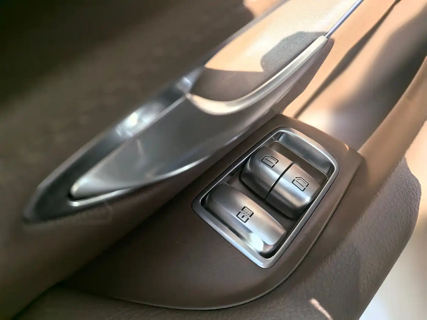 Mercedes-Benz E-Class 2023 Facelift E 260 L фото 12