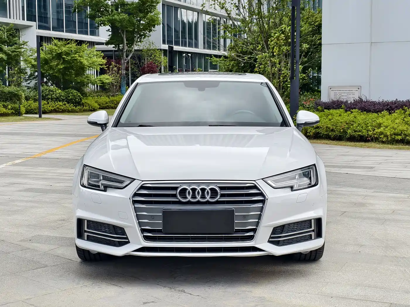 Audi A4L 2018 30th Anniversary 40 TFSI Fashion фото 2