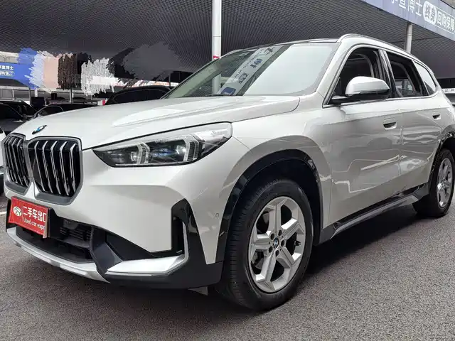 BMW X1 sDrive20Li, X Дизайн-пакет