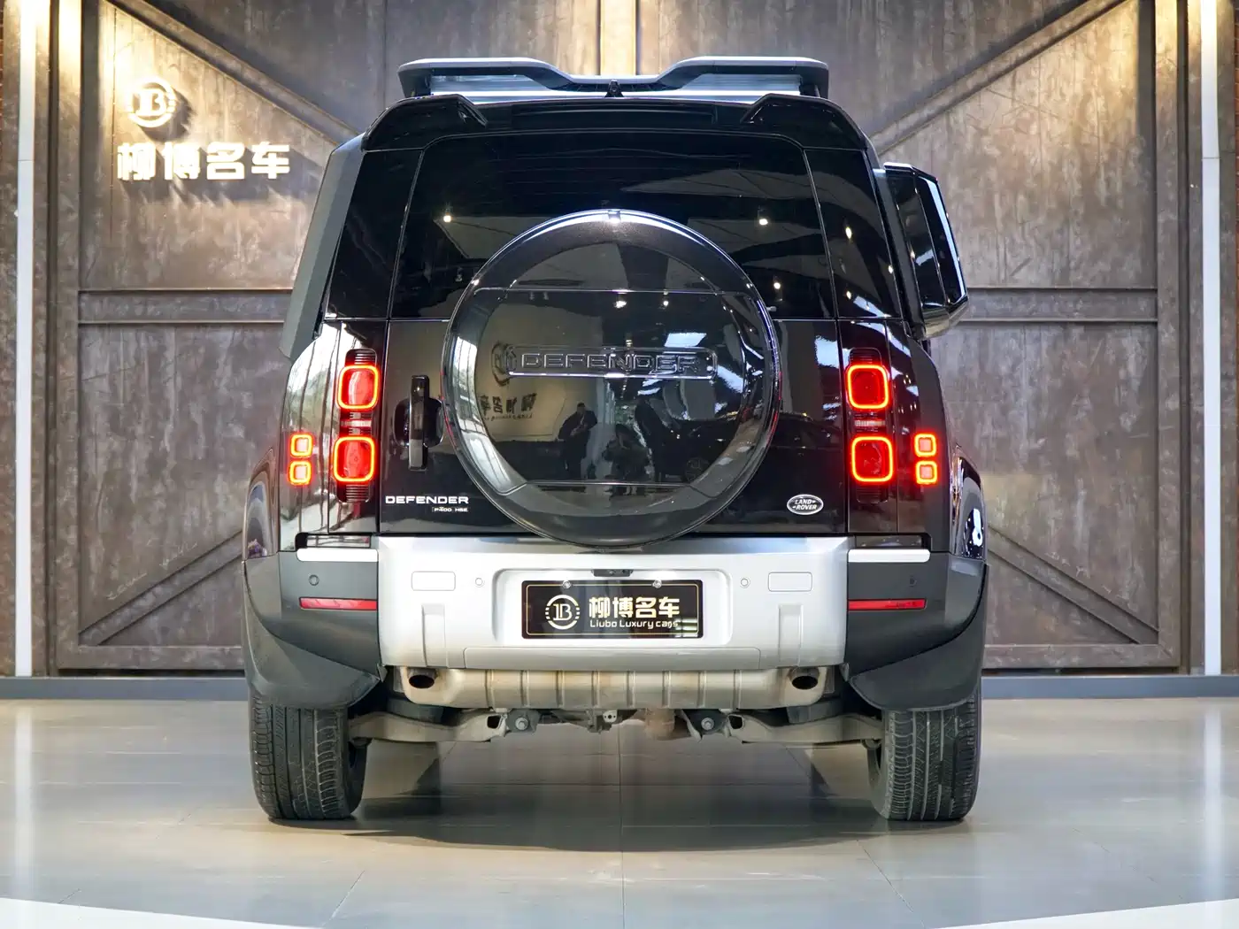 Land Rover Defender 2021 110 P400 X-DYNAMIC HSE фото 5