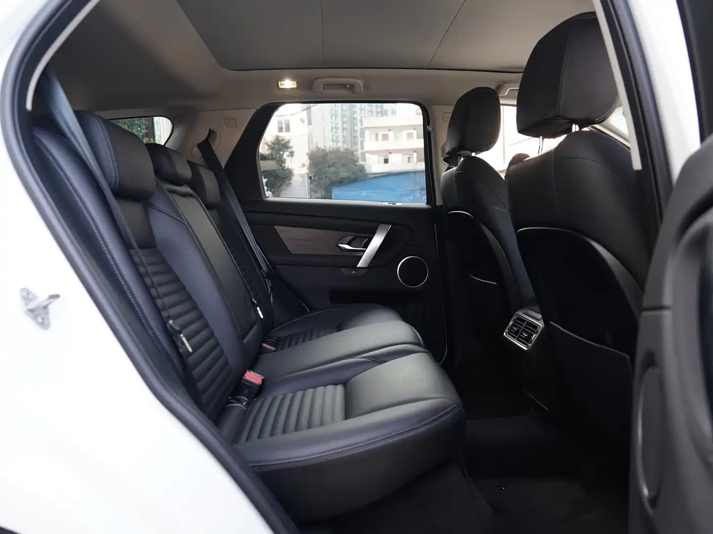 Land Rover Discovery Sport 2024 Performance Technology Edition фото 6