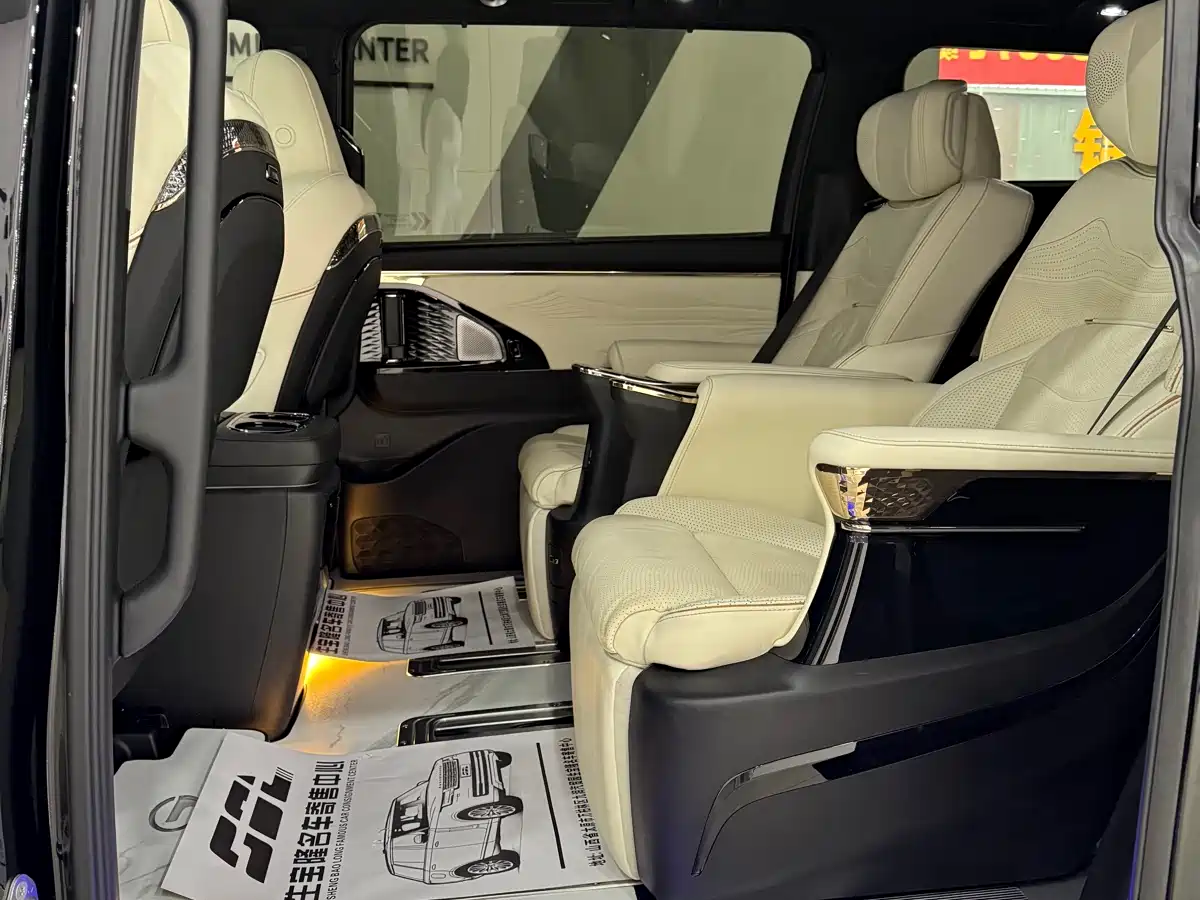 GAC Trumpchi Trumpchi M8 2023 Model Master Series 400T Flagship Edition фото 8
