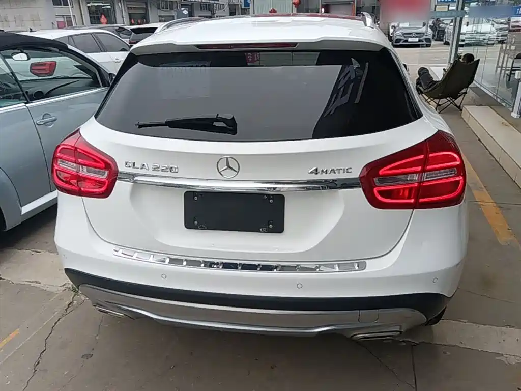 Mercedes-Benz GLA 2016 GLA 220 4MATIC Fashion фото 6