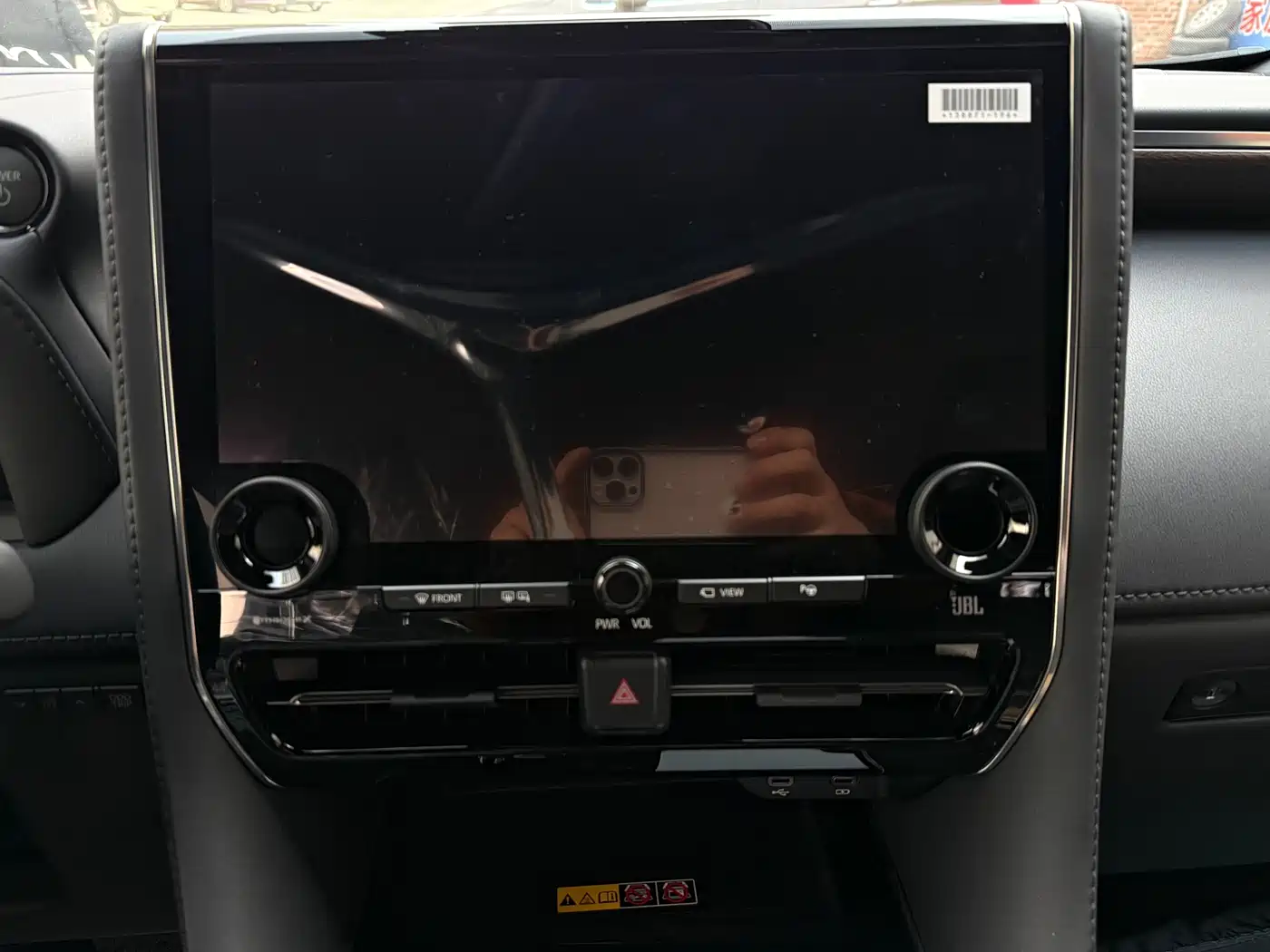 Toyota Alphard 2025 Hybrid 2.5L Ultimate Gold Edition фото 16