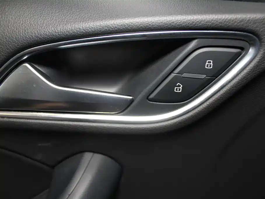 Audi Q3 2013 35 TFSI quattro Technology фото 15