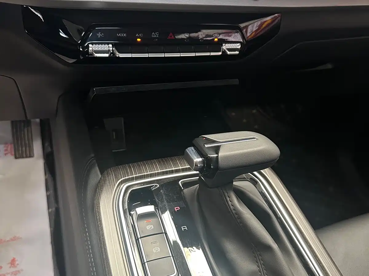 Wuling Motors Wuling Jiachen 2024 2022 1.5T CVT Smart Luxury