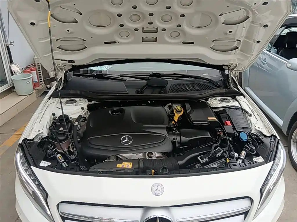 Mercedes-Benz GLA 2016 GLA 220 4MATIC Fashion фото 20