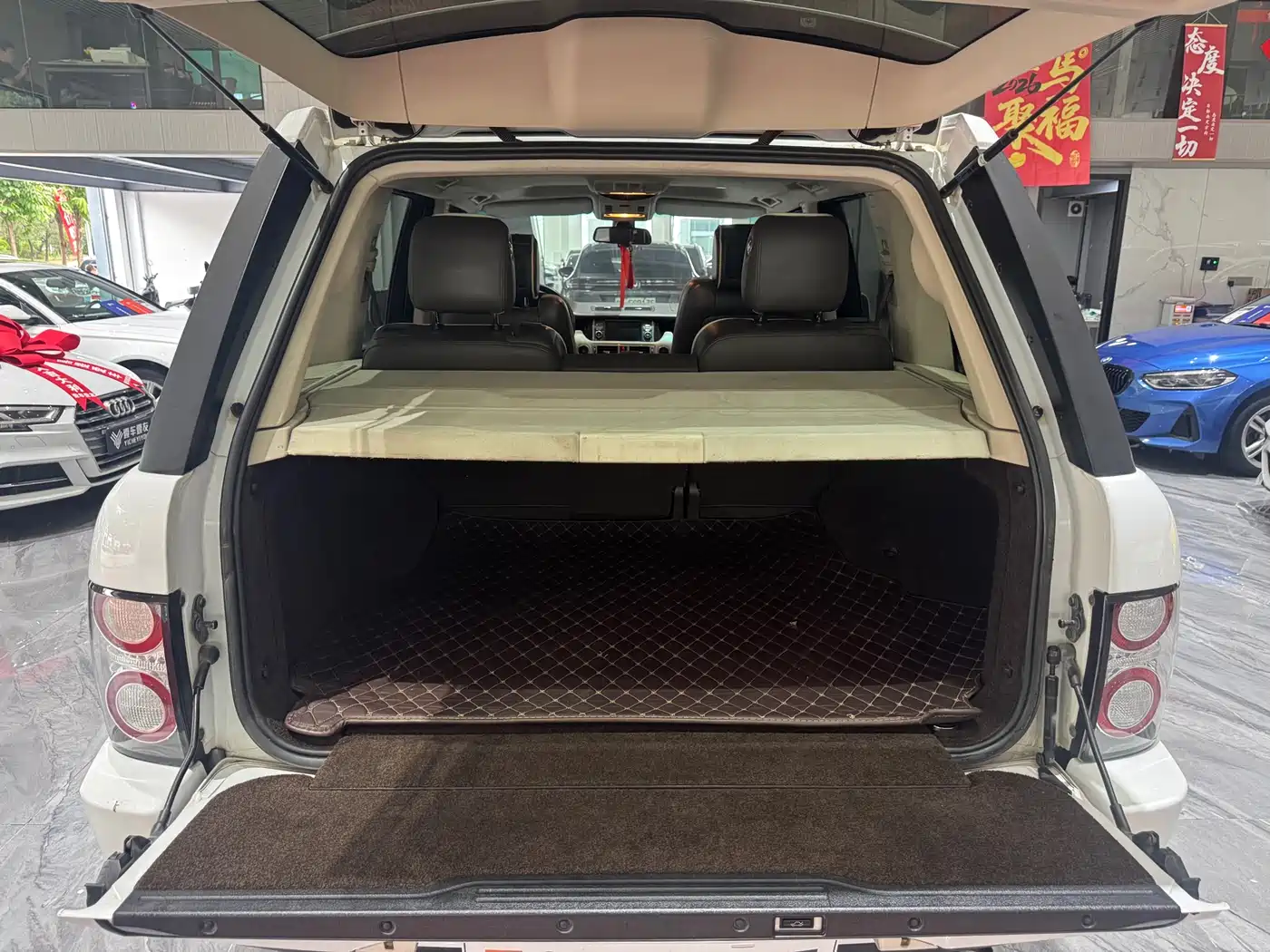 Land Rover Range Rover 2011 5.0 SC V8 фото 23