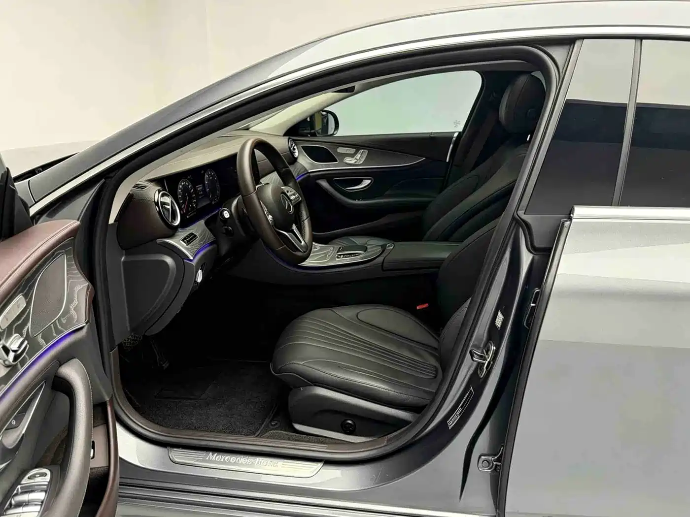 Mercedes-Benz CLS 2018 CLS 300 Dynamic фото 15