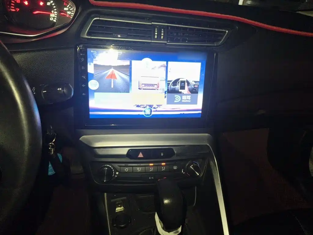 Peugeot 308 2018 1.6L Auto Fashion Edition фото 6