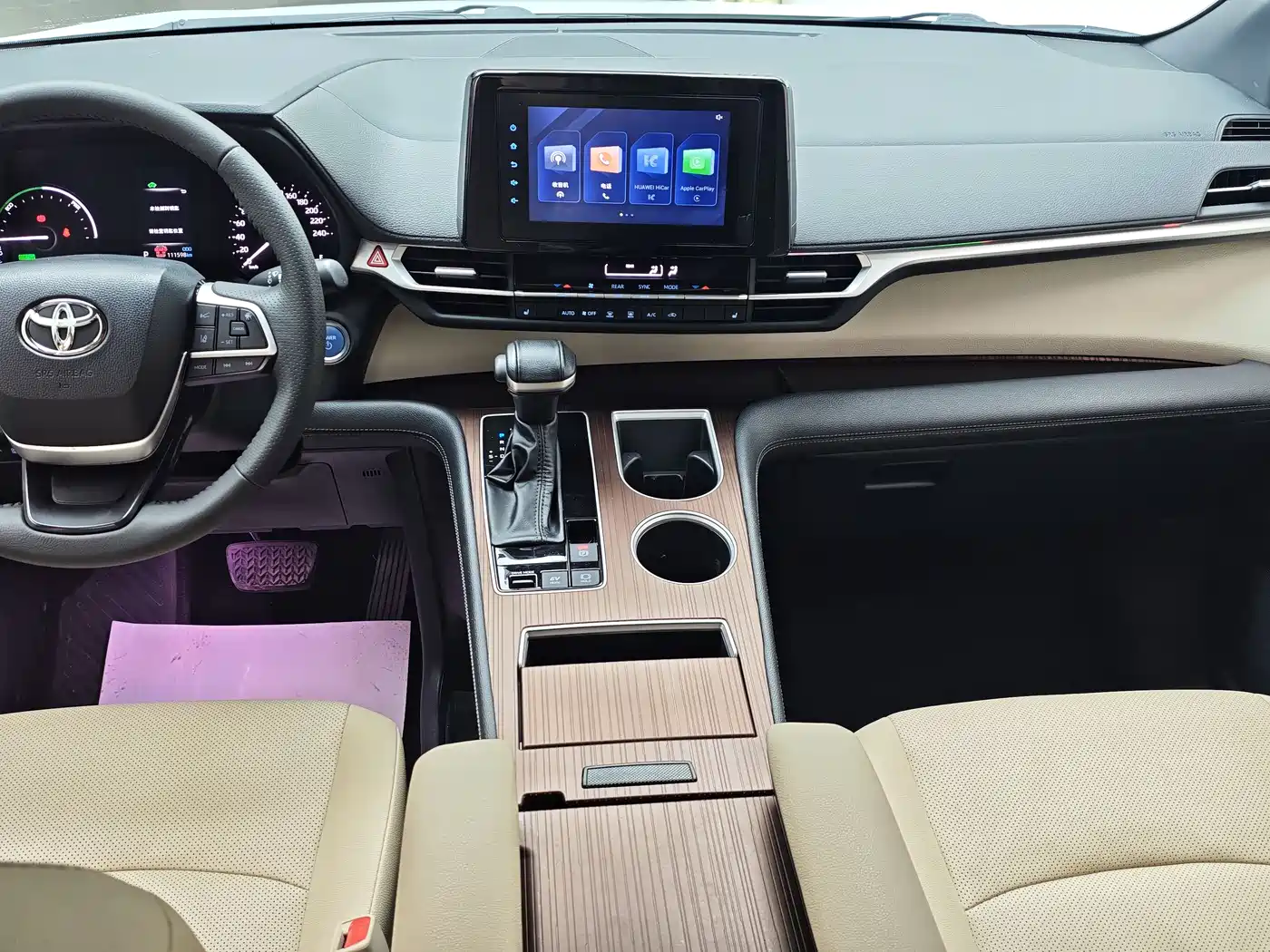 Toyota Sienna 2021 2.5L Hybrid Luxury Edition фото 6