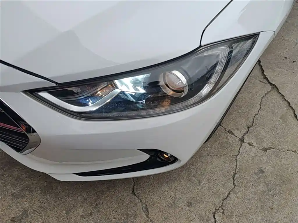 Hyundai Elantra 2016 Model 1.6L Automatic Smart Elite фото 24