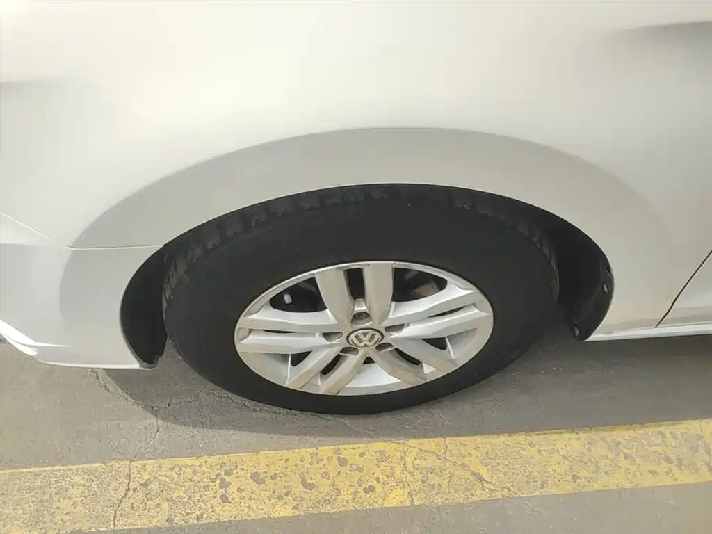 Volkswagen Jetta 2017 1.5L Manual Fashion фото 23