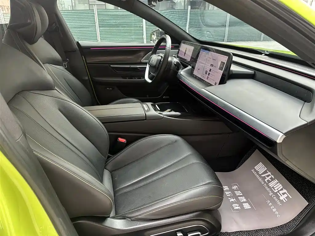 XIAOPENG P7