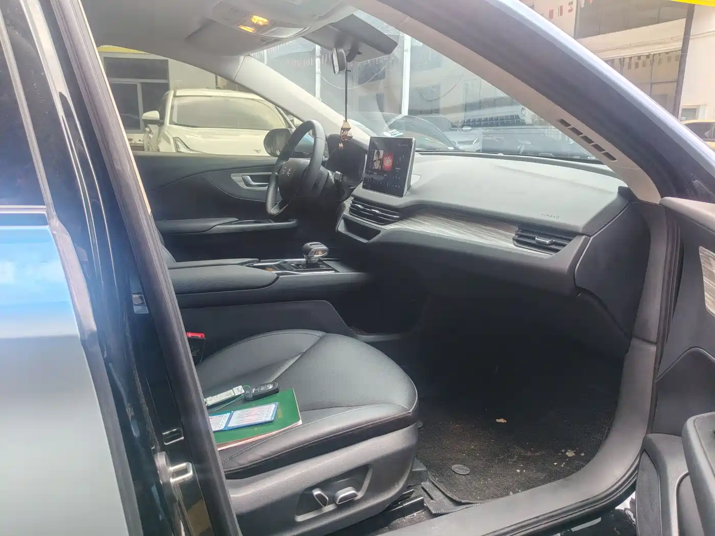 Hongqi E-QM5 2023 620km PLUS фото 4