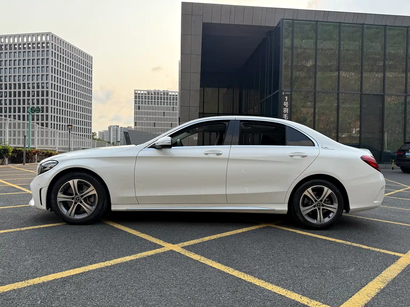 Mercedes-Benz C-Class 2020 C 260 L Sport фото 4