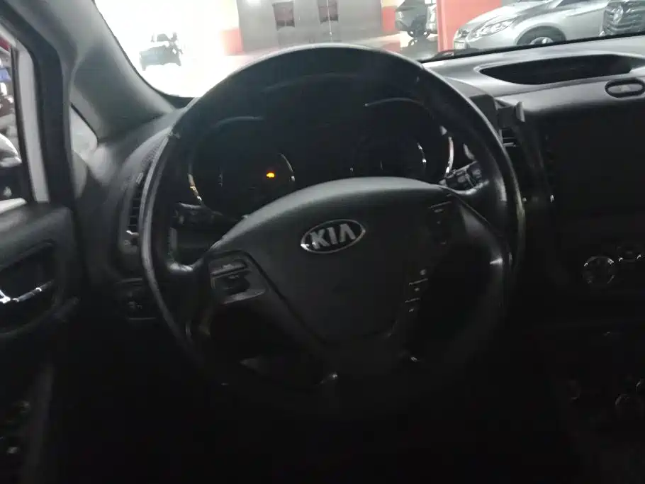 Photo 15 - Kia K3