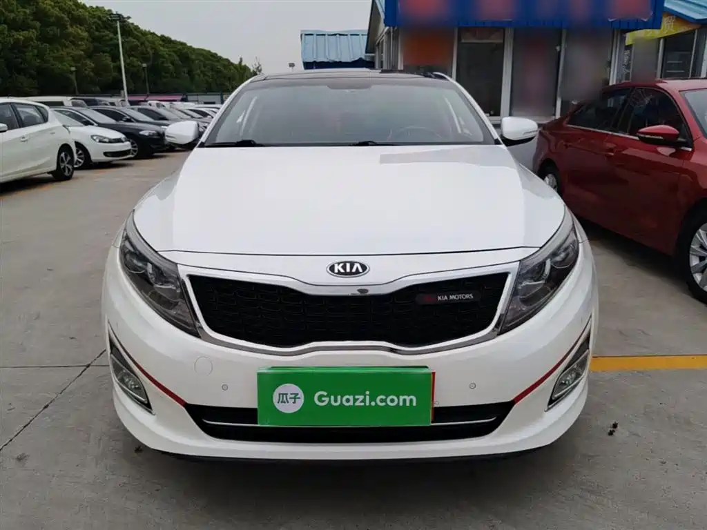 Kia K5 2015 2.0L Automatic LUX фото 3