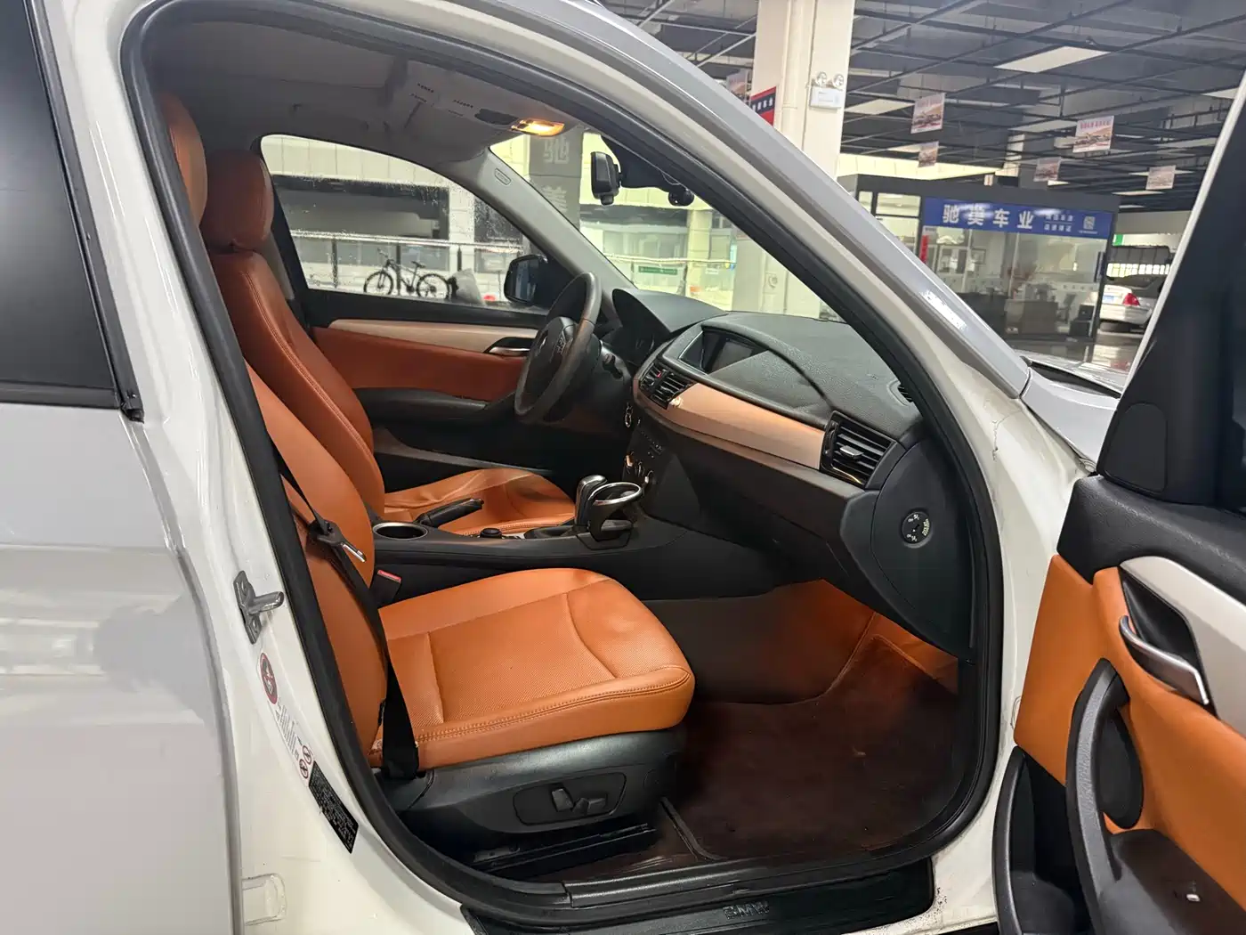 BMW X1 2013 sDrive18i Fashion фото 12