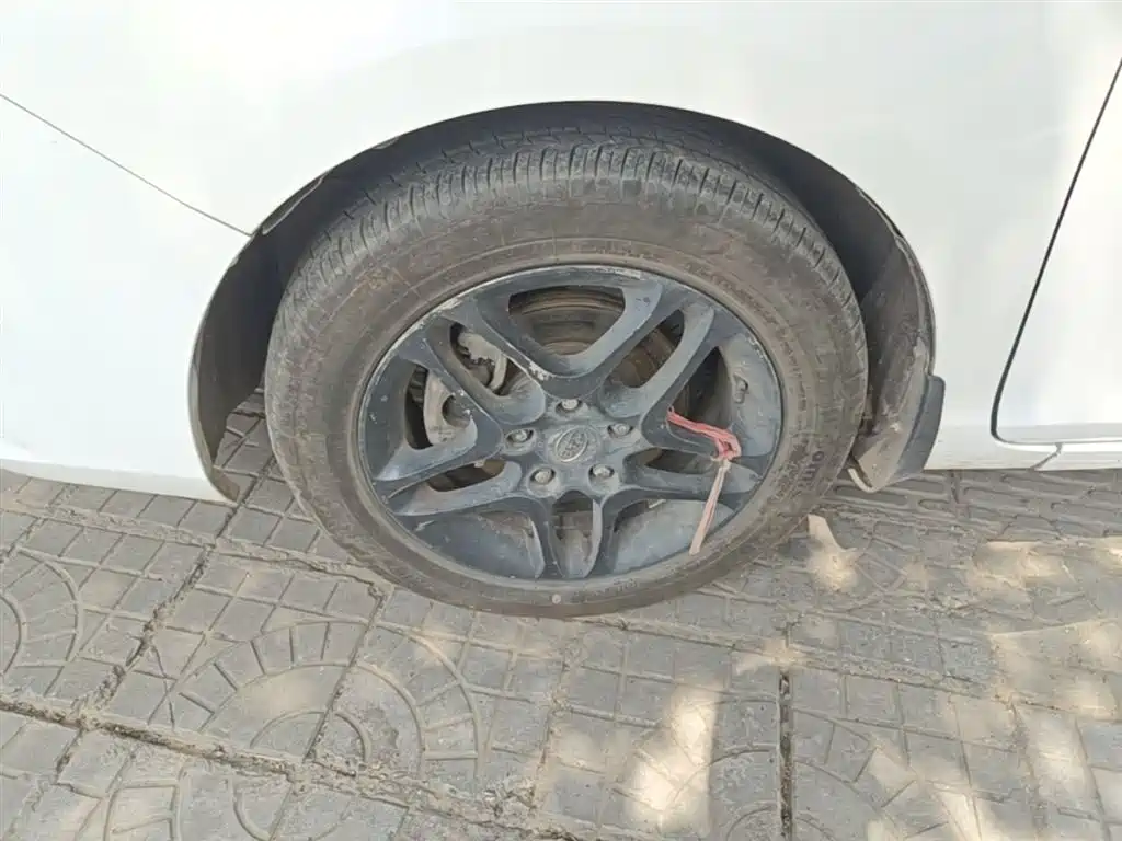 BYD G5 2014 1.5TID Automatic Premium фото 23
