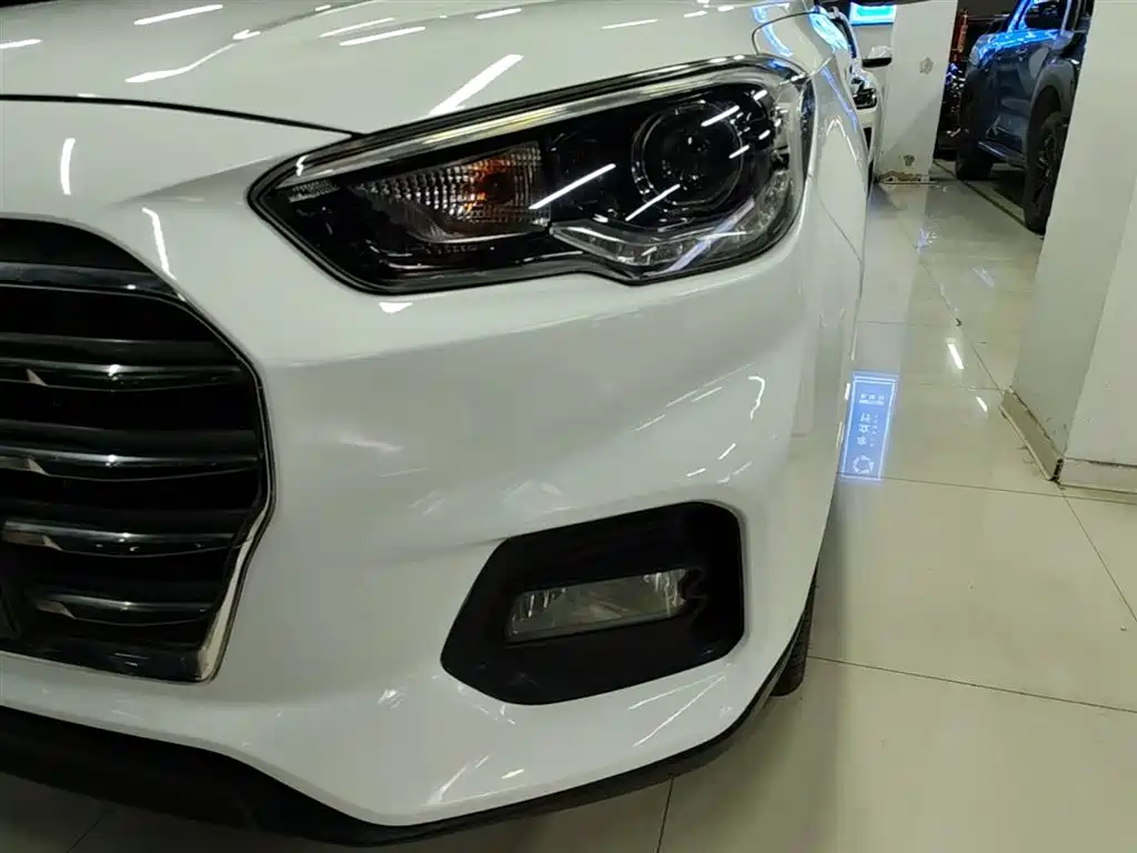 Hyundai Beijing Hyundai ix35 2018 2.0L Automatic 2WD Zhiyong·Enjoyment Edition фото 24