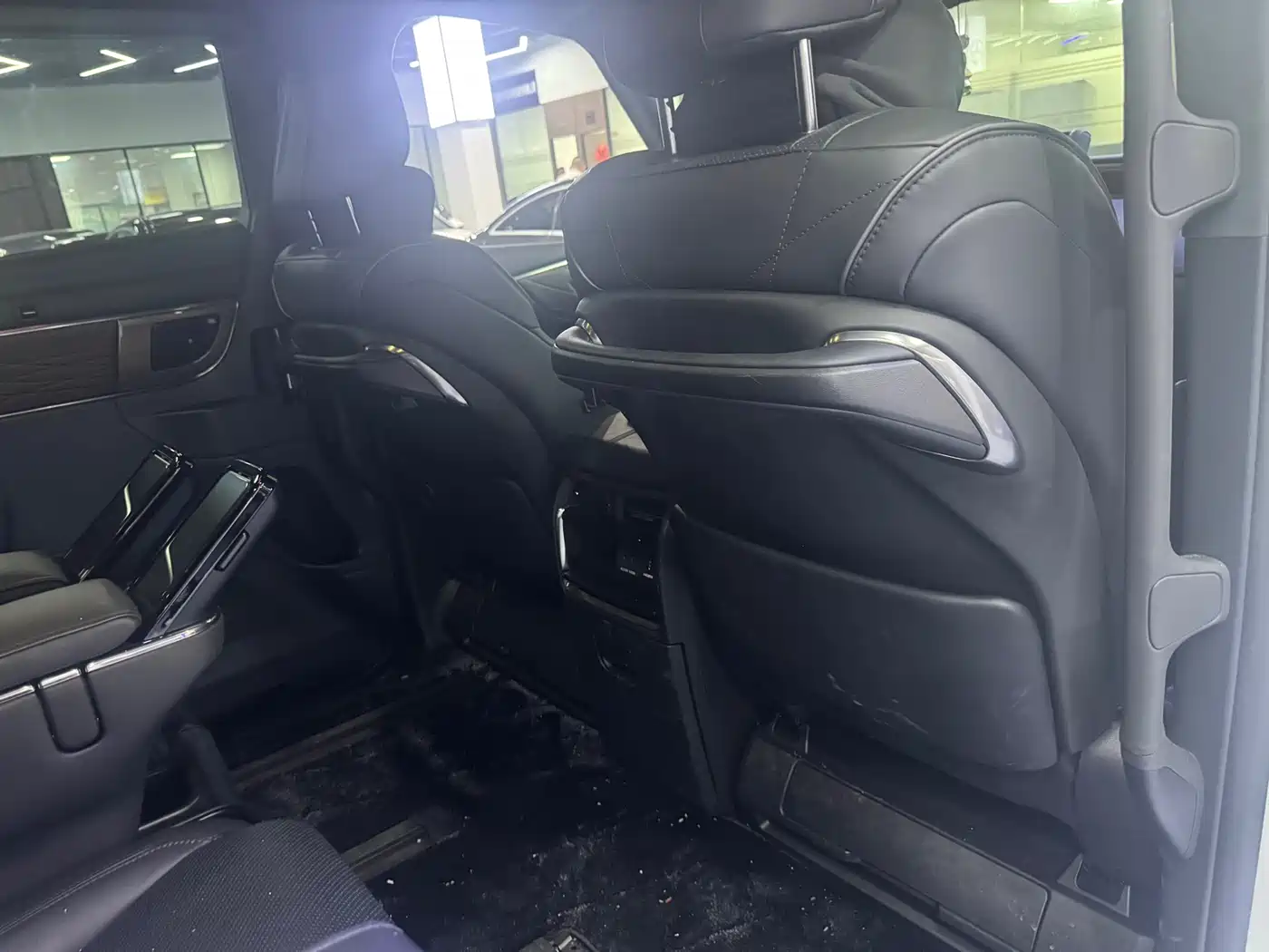 Toyota Alphard 2023 Dual Hybrid 2.5L Ultimate Gold Edition фото 10
