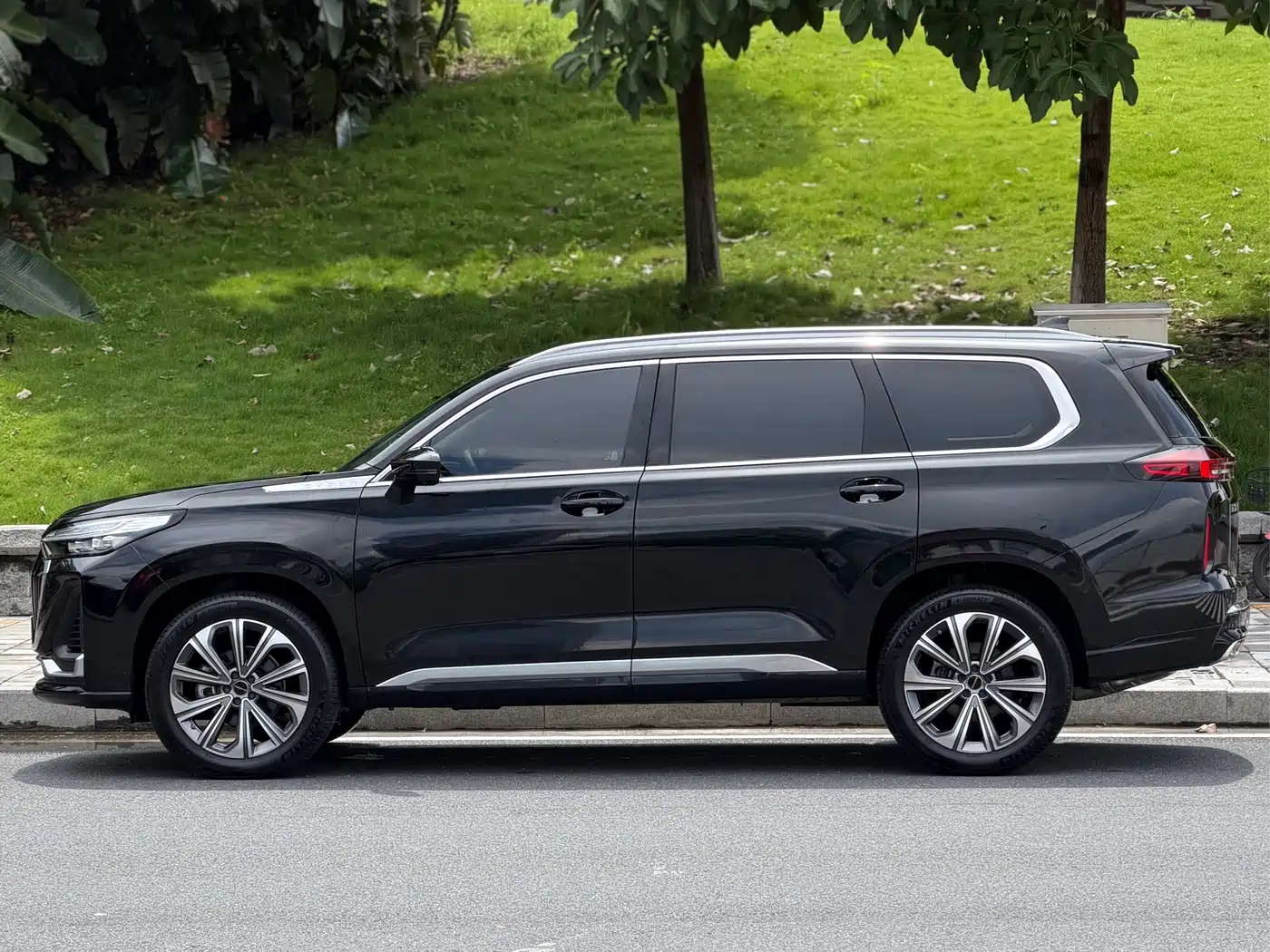 Exeed Landmark 2023 2023 Model 400T AWD Starlight Edition 7-Seater