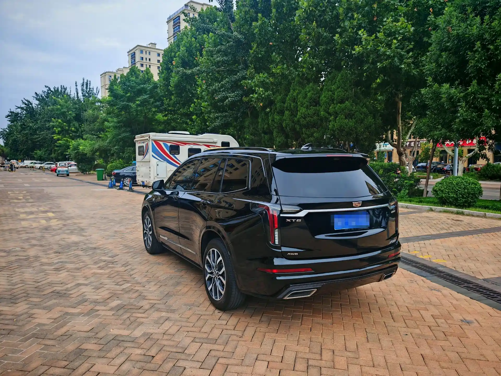 Photo 23 - Cadillac XT6