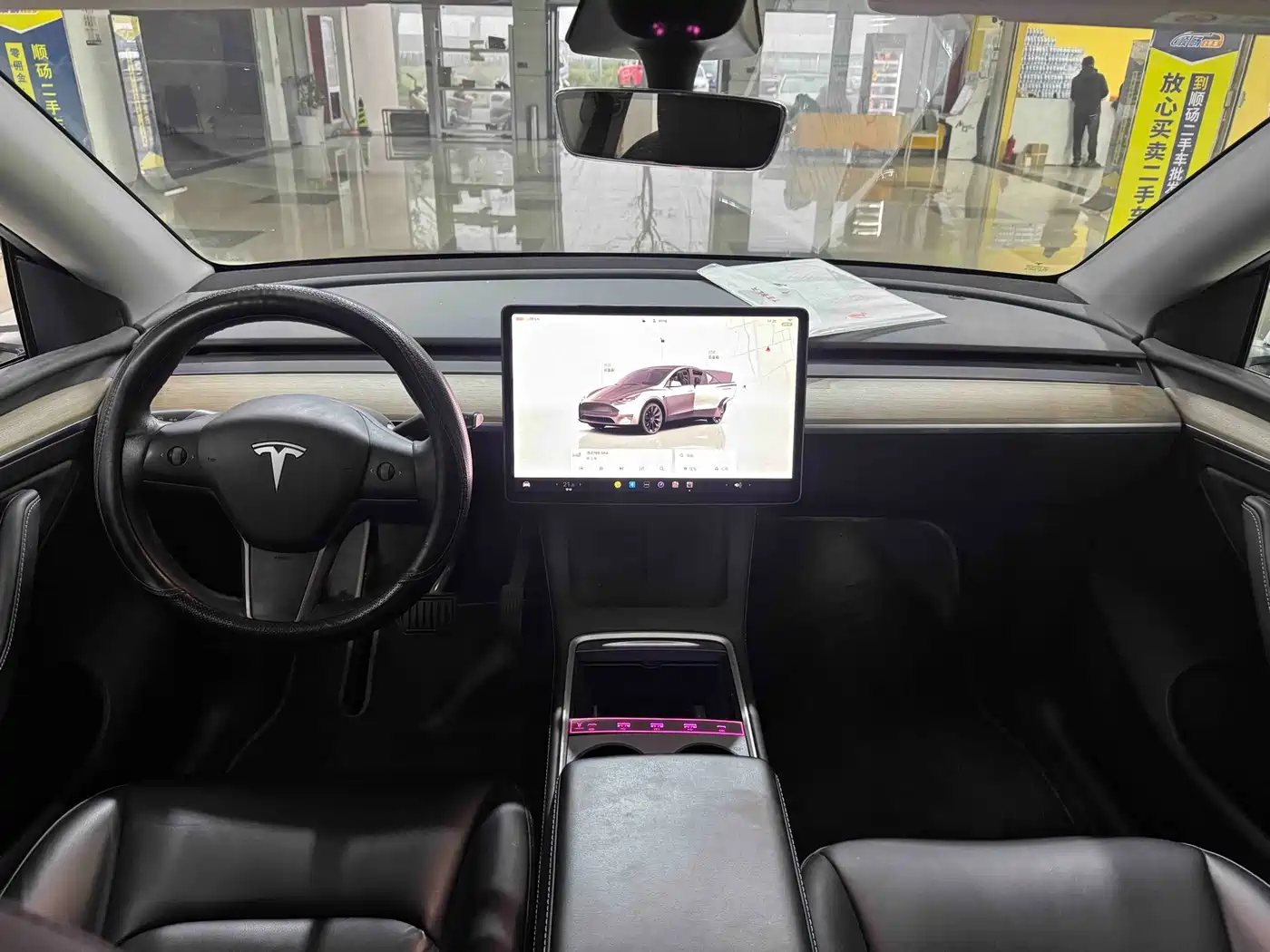 TESLA MODEL Y