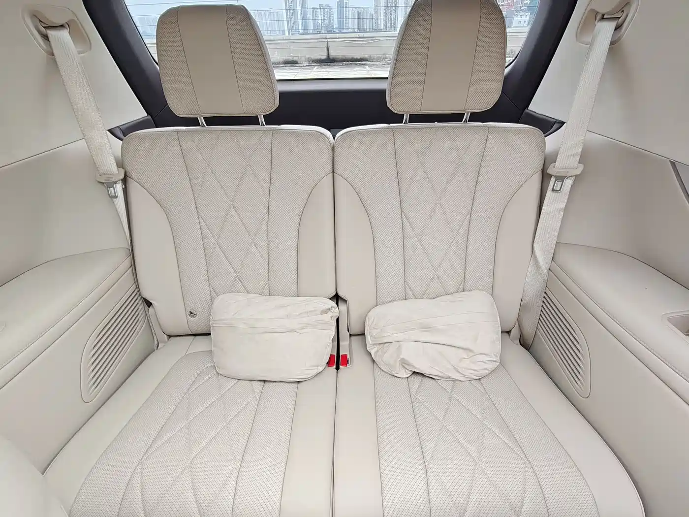 AITO Wenjie AITO M9 2024 Extended Range Ultra 42kWh 6-Seater фото 13