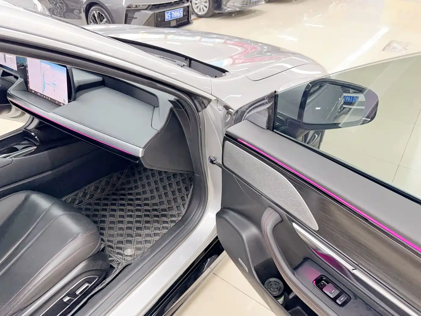XIAOPENG P7