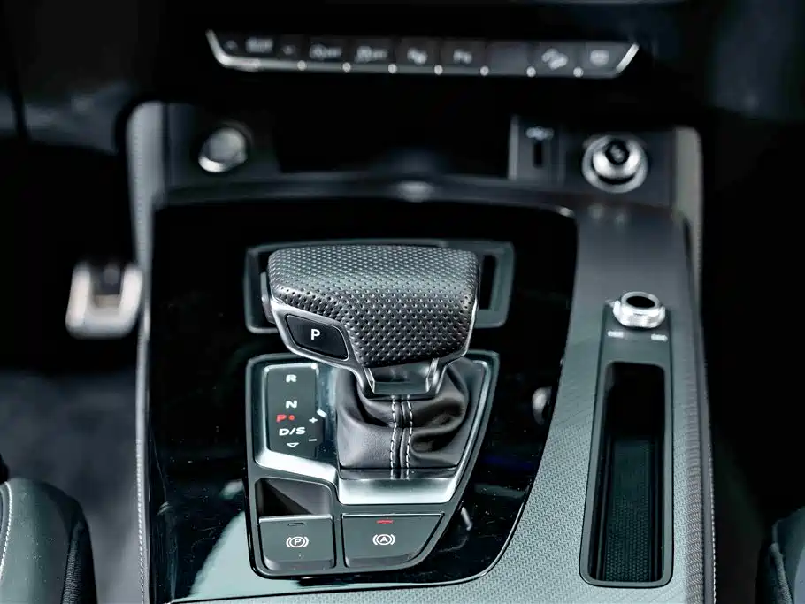 Audi Q5L 2024 Model 45 TFSI Luxury Dynamic фото 15
