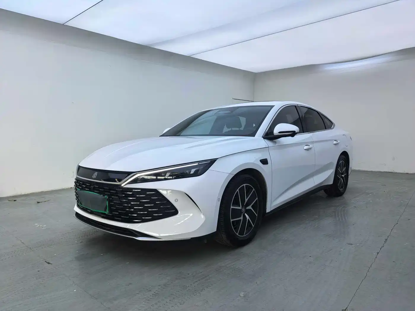 BYD Qin L 2025 DM-i Smart Drive 80KM Premium