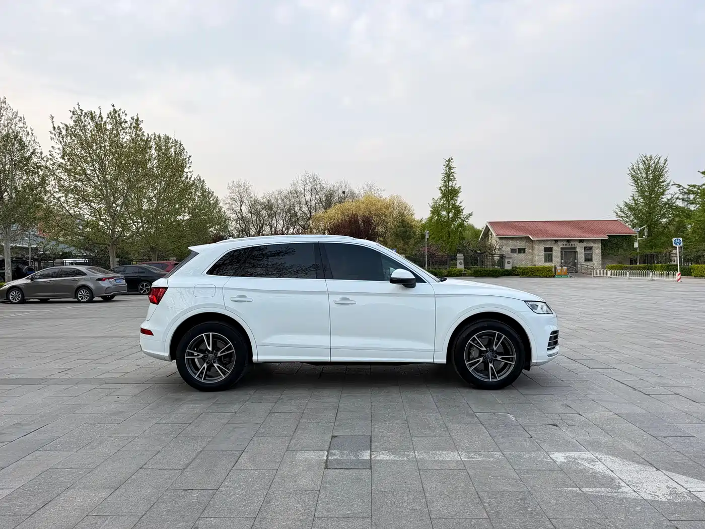 Audi Q5L 2020 Facelift 40 TFSI Honor Fashion фото 8