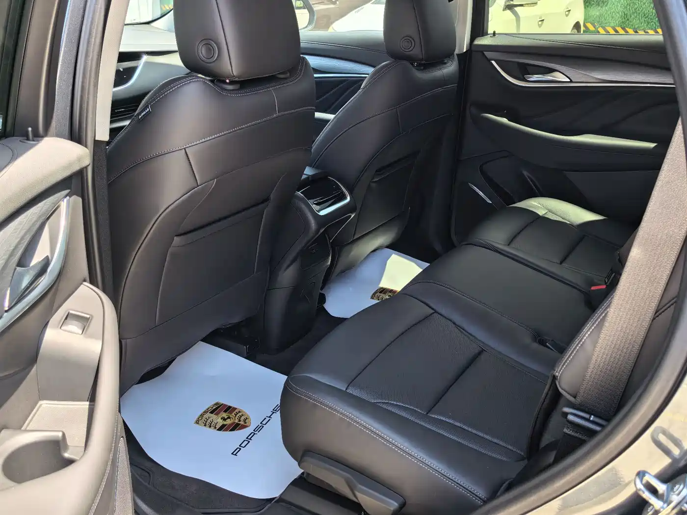 Buick Enclave 2020 28T 4WD Premium Model фото 11