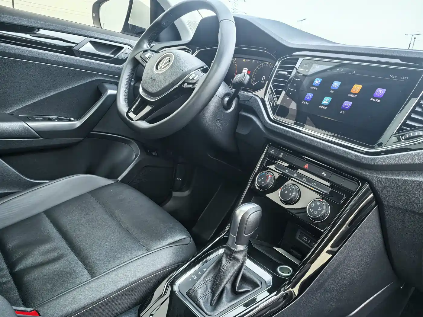 Volkswagen T-ROC 2022 280TSI DSG 2WD Comfort PLUS фото 9