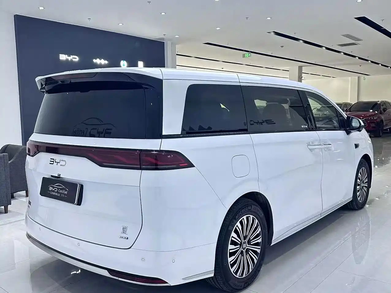BYD Xia 2025 2025 DM-i 1.5T 180km Surpass Edition