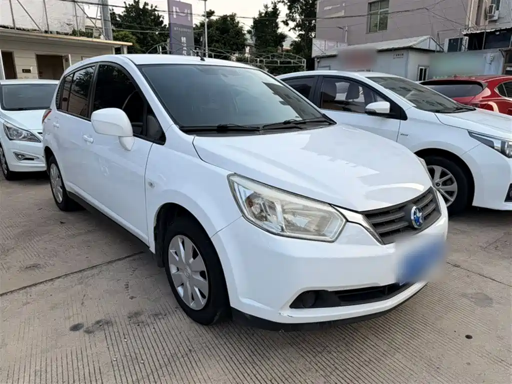 Venucia R50 2015 2014 1.6L Automatic Exciting Edition