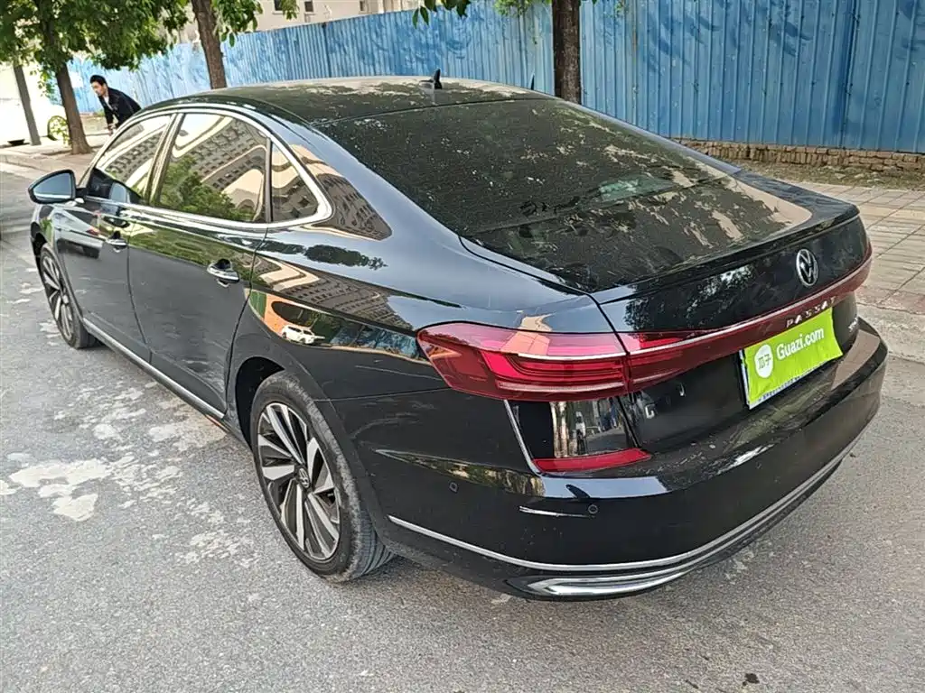 Volkswagen Passat 2023 330TSI Luxury Edition фото 5