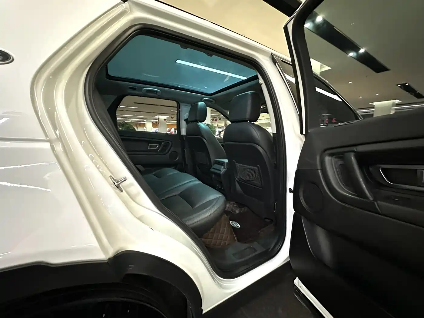 Фото 19 - Land Rover Discovery Sport