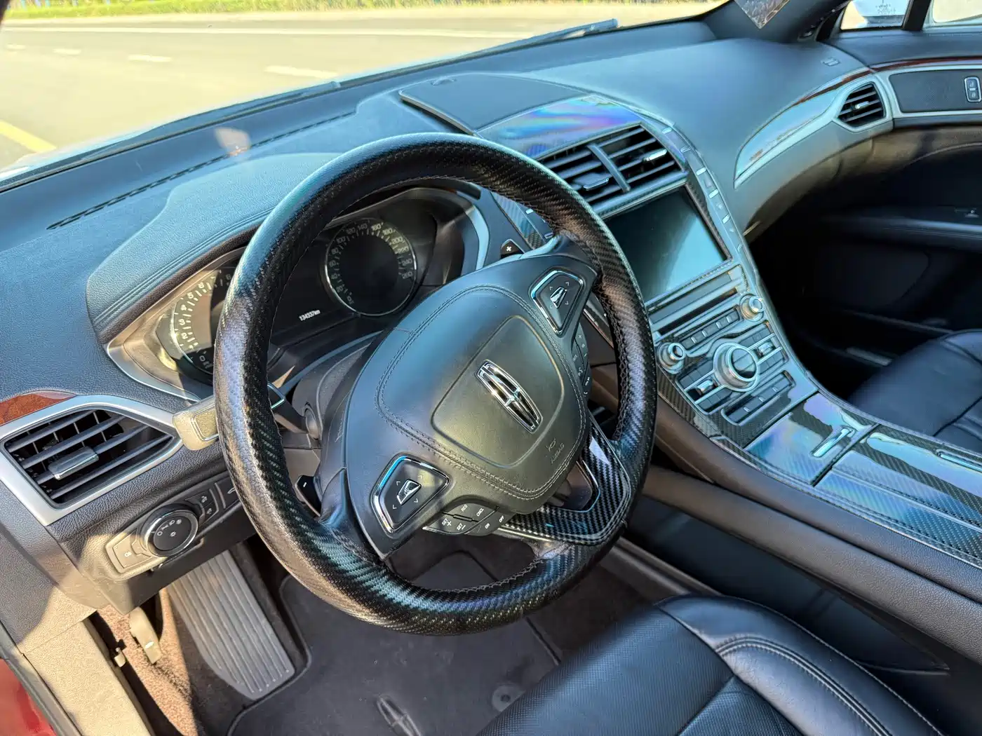 صورة 17 - Lincoln MKZ