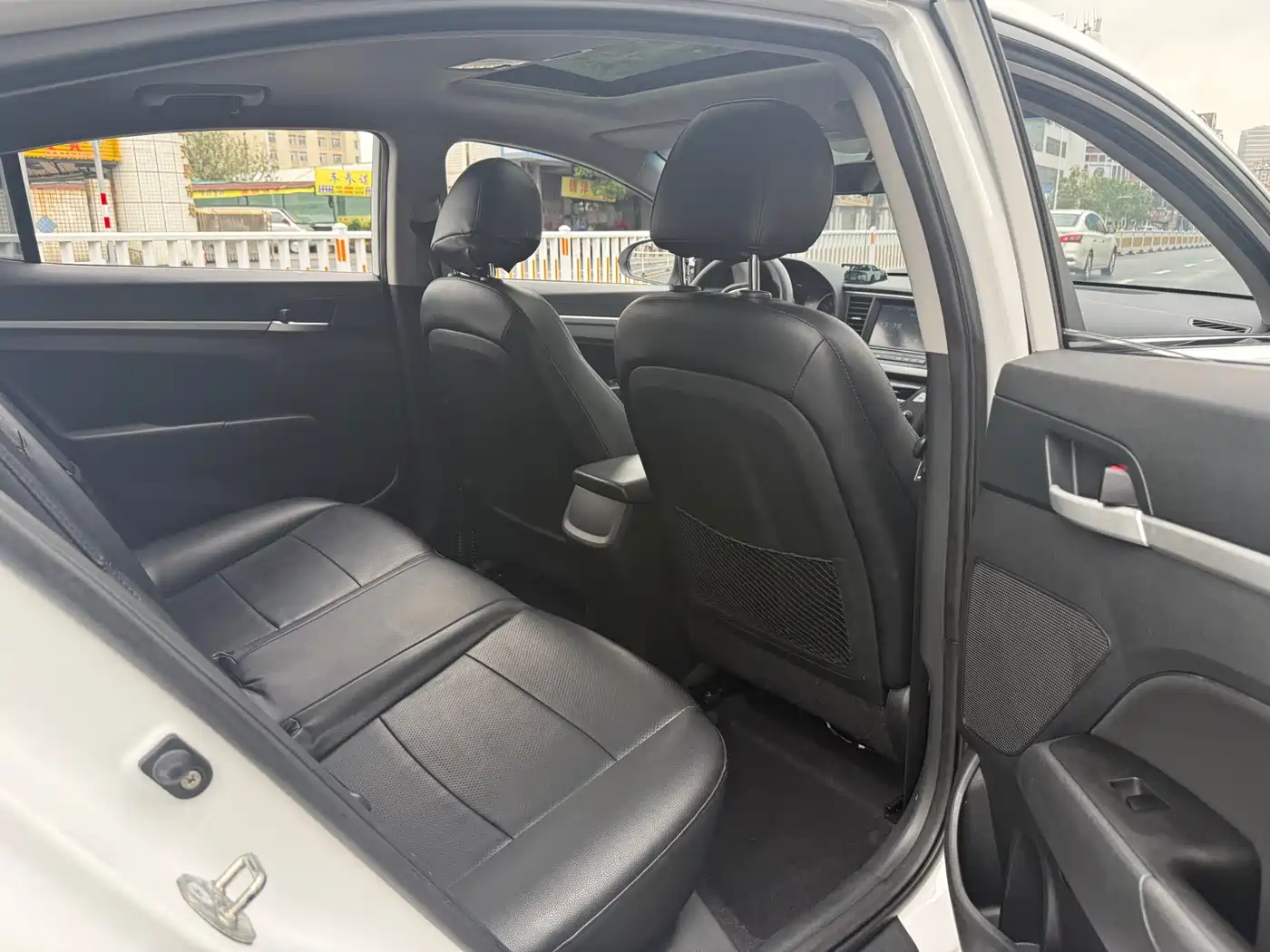 Hyundai Elantra 2016 Model 1.6L Automatic Smart Elite фото 5